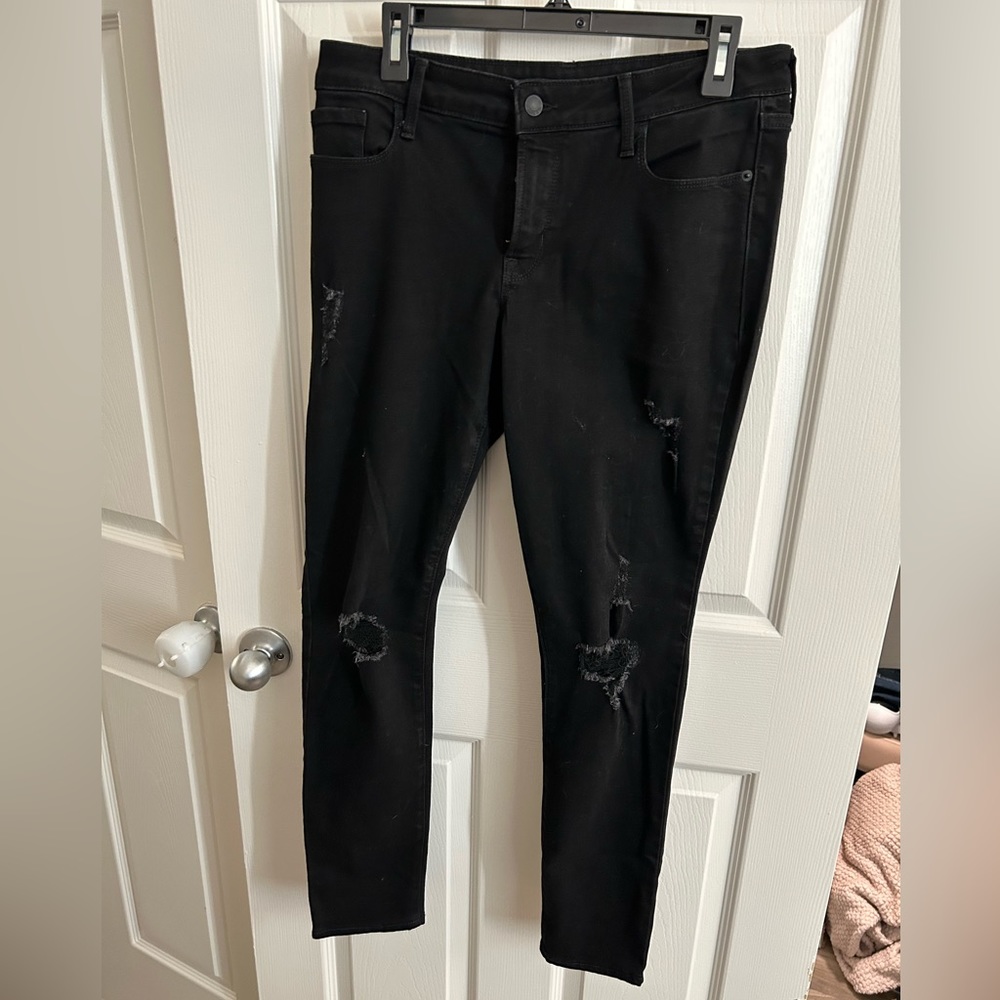 Old navy black ripped knee jeans size 8